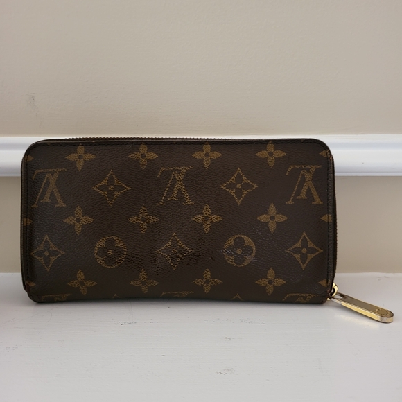 LOUIS VUITTON Monogram Coated Canvas Zippy Long Wallet..Authentic. - Picture 1 of 13